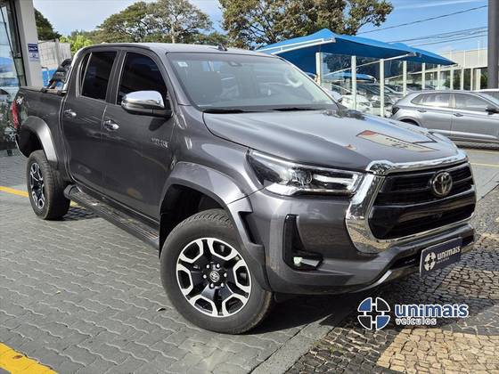 TOYOTA HILUX 2.8 D-4D TURBO DIESEL CD SRX PLUS 4X4 AUTOMÁTICO